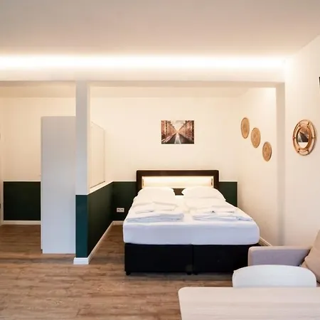 Hamburg - Cosy Apartment For 5-2